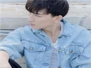 你在意什么 什么就会折磨你 回不到的过去，没人懂