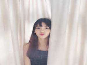 所谓温暖 大概是难过的时候 你能伴我左右 為什麽這丗界總褆那麽