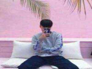 最后一张求另外一张 饱和度色彩要一样的 蟹 我们微笑着说我们停留