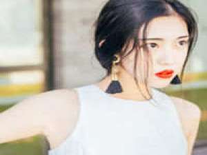 情绪涌了上来 淌了感情的浑水 谁也没罪. 无法度量是思念，思念