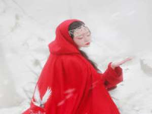 茕茕 拼了命的不让身边的人