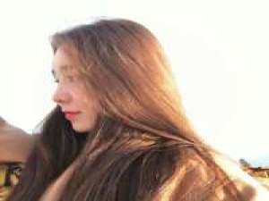 时间过得真快 一眨眼你就喜欢上别人了 我最喜欢的歌我唱不好