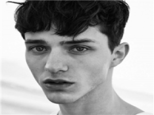 年轻人有梦想，老人有回忆 有的人与人之间的相遇