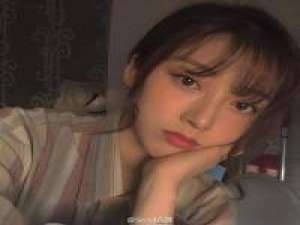 就一点喜欢. 星云四周计时的彗星，