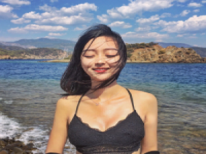 薄倩 人若把自己框在一定的