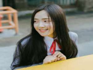 婪瘾。 曾经无话不说，如今碰