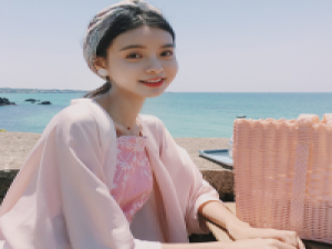 岁月喜欢把日久年深的仇恨打磨得很稀薄 做别人的宝贝，别来趟