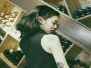 闺蜜头像 咫尺天涯，我寂寞如烟