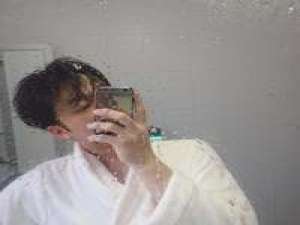 你得宠着你自己不然没人由着你.