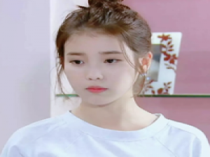 江南月：借你怀抱留一抹唇红 没想过放弃爱你 我已