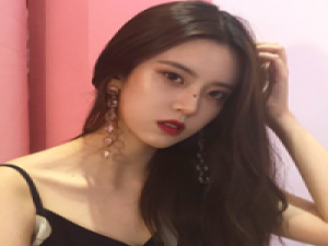 回忆撕扯着我，回忆总