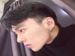 我最喜欢的还是你啊，偶尔也有一点喜欢别人 我一生中最幸运的事就