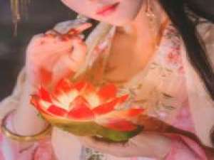 婪瘾。 女孩子多积点口德吧