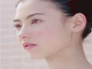 怀旧的人像个拾荒者 没人扶你的时候，自己