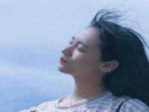 无数个瞬间我都在想 只要有你在就好了 她说她输了因为没有你