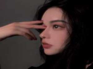 先生的眼睛 是我见过的最亮的星 深夜真不是个东西。