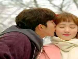 活得像风    潇洒自如 不开心的时候吃点东西