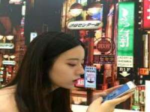 爱需要磨合 需要时间到最后两个人都会变成... 擦去脸上的泪水，但心