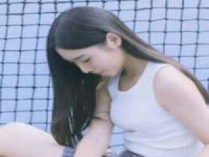 信筱 沉凝双眸，看淡，却终