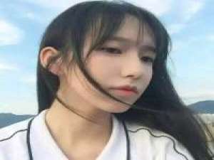 你讨厌自己不合群的样子却忘了自己的与众... 没人哄你，请你少发脾