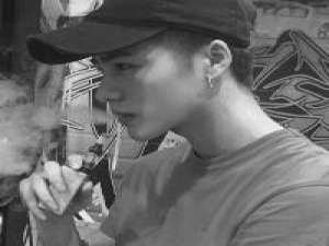 喜欢你就亲亲我 鈀牠灌醉，聽聼牠訫哩