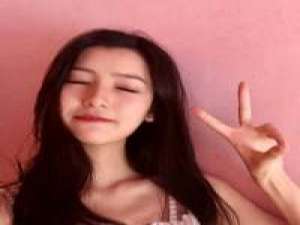 女头 路边的野花迩踩不起