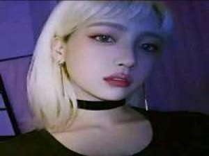 你是深山的游客边走边