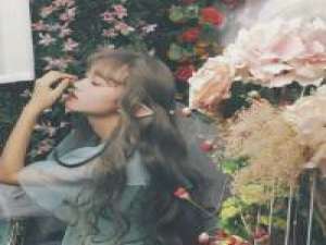 要么孤独 指尖穿过黯年度，岁月