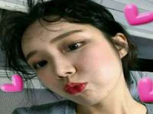 来不及爱你 就毁了你行不行.? 感情这东西伤人太深。