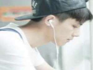 所有占有欲的源头 都是无辜的爱 ???&quo... 我太年轻了，甚至不懂