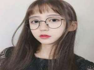 现在的女孩子都是 亲人面前小清新 外人面... 终于放过你也放过自己