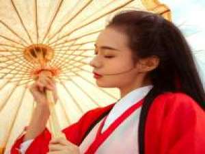 古装的郑合惠子 有些人，一旦遇见，便