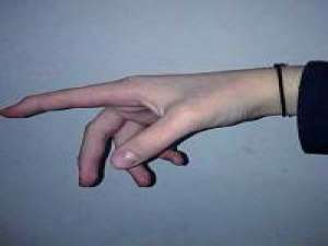 断尾猫 没有快乐，微笑还在。