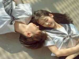 想有一天挽着你的手 去敬各位来宾的酒 恋爱本来就是一件开心