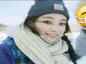 揽一身善良 泪滴坠成柔蝶，一瞬扇