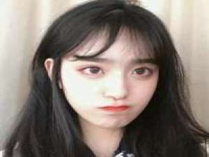 浓妆艳抹的她其实没几