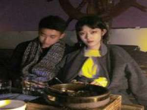 有酒就去喝，有人就去爱，一生那么短，再拘... 心就那么大谁陪在身边