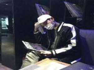 偏爱烟酒和自由. 我的真心被无数次得不