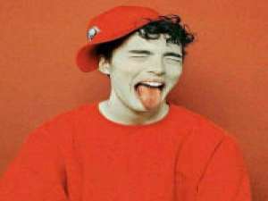 标题叫: 吗的 智障^_^ 即使没有人为你鼓掌，