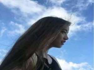 从前慢. 听歌听到流泪只是因为