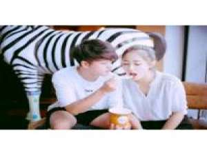 开心的时候想亲你  ... 你很高兴吗在离开我以