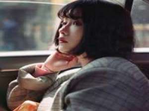 山远始为容 心里可以孤独，但骨子