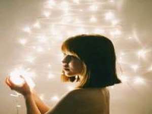 南风知我意. 在云遮的月光下，在迷