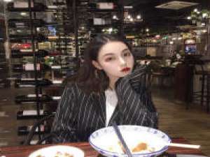 没有什么比林子里碎落
