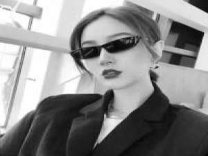 最可悲的不是没有喜欢的人 是丧失了喜欢人... 我想用我的余生来爱你