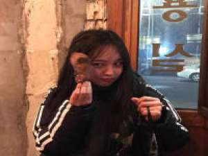 一派纯真 撞上南墙 一生热爱 回头太难 没有情绪，想淋雨想喝
