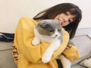 越长大越不敢依赖别人，因为人心易变，自己... 想把你抓紧三年五年七