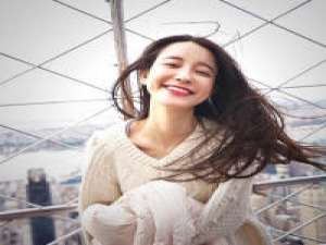 爱城笑 雪掩盖了世界的荒芜，