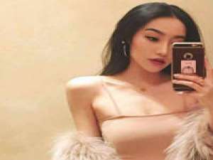 好的坏的我都收下然后一声不响继续生活。 光阴是洪水猛兽，谁都