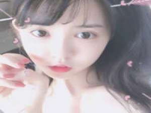 人如天上明月，是不可拥有。 不要在没有我的地方把